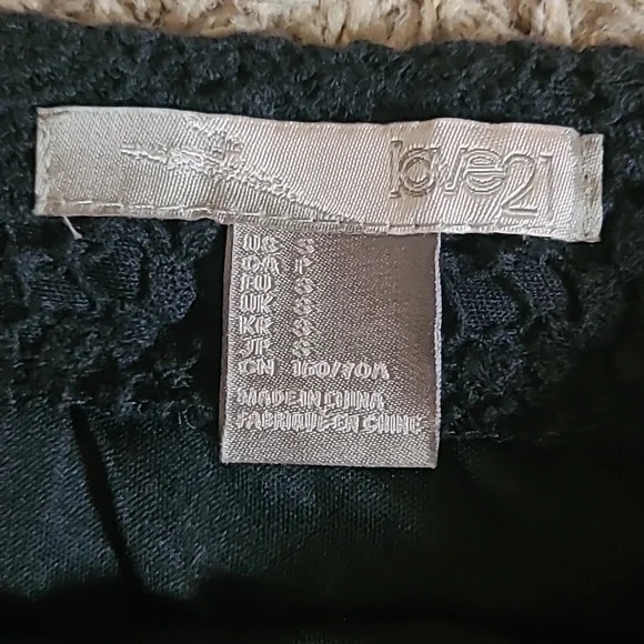 Love 21 Black Crochet Skirt Size Small - Picture 2 of 8